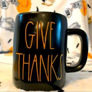 BNWT Rae Dunn Black GIVE THANKS Mug